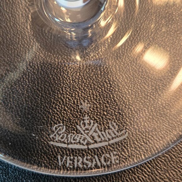 VERSACE Rosenthal Versace Medusa Lumière Grappa Glass - 4 Frosted Medusa /Purple - Picture 9 of 12